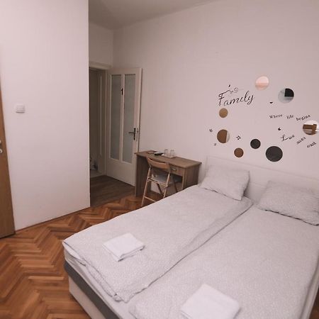 De Lux Apartment & Rooms Emilia 바냐루카 외부 사진