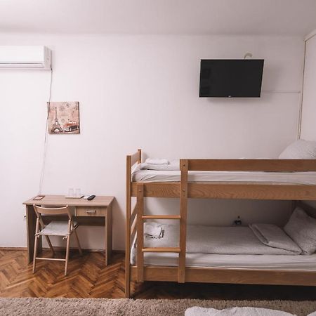 De Lux Apartment & Rooms Emilia 바냐루카 외부 사진
