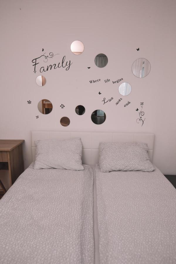 De Lux Apartment & Rooms Emilia 바냐루카 외부 사진